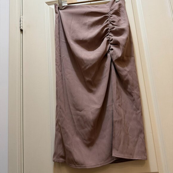 Babaton (aritzia) Skirt - Picture 1 of 4
